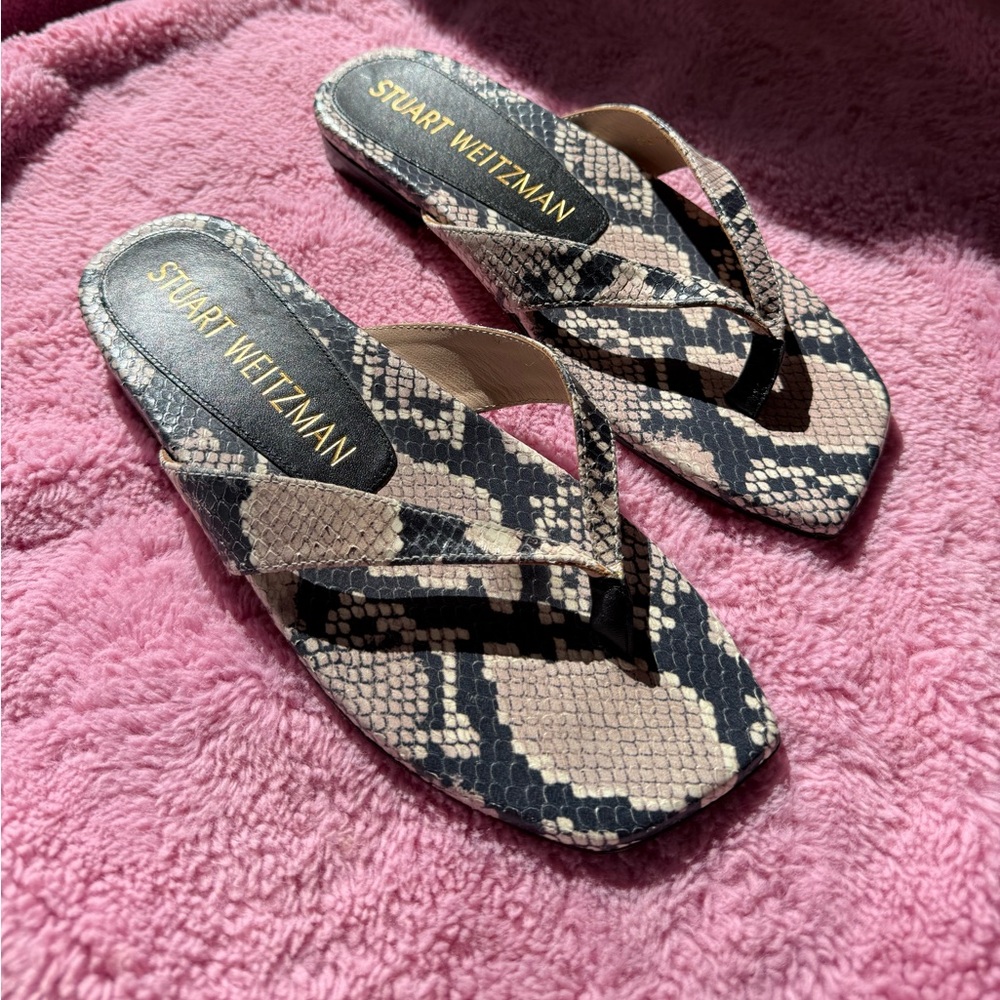 Stuart Weitzman Beige and Black Snake Print Flip Flop Sandals